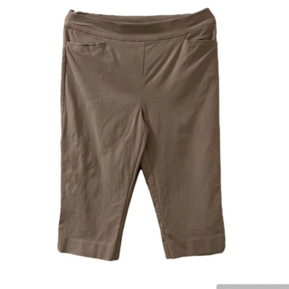 Chicos Womens Tan Pull On Stretch Capri Pants Button Hem Size 1 US 6